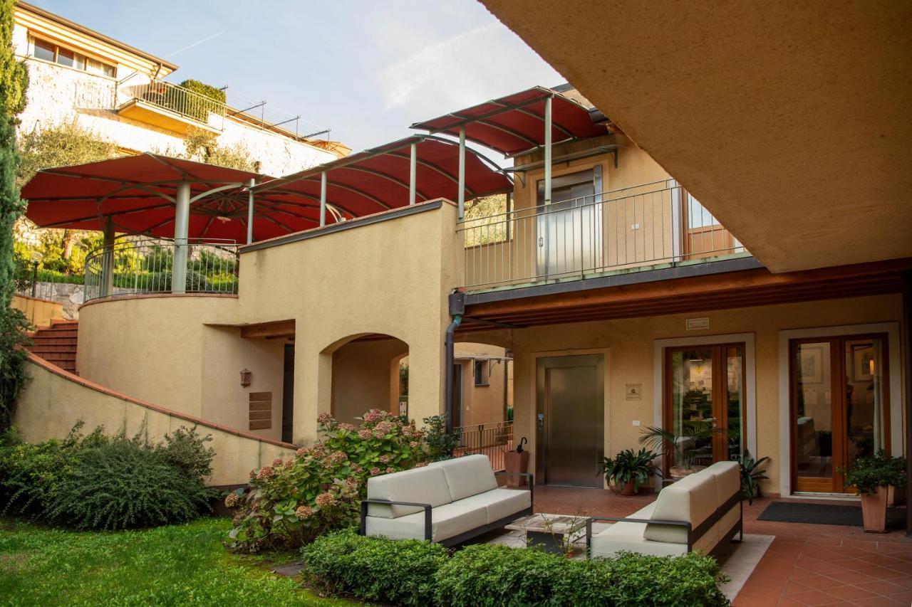 Residence Ca Del Lago Torri Del Benaco Exterior photo