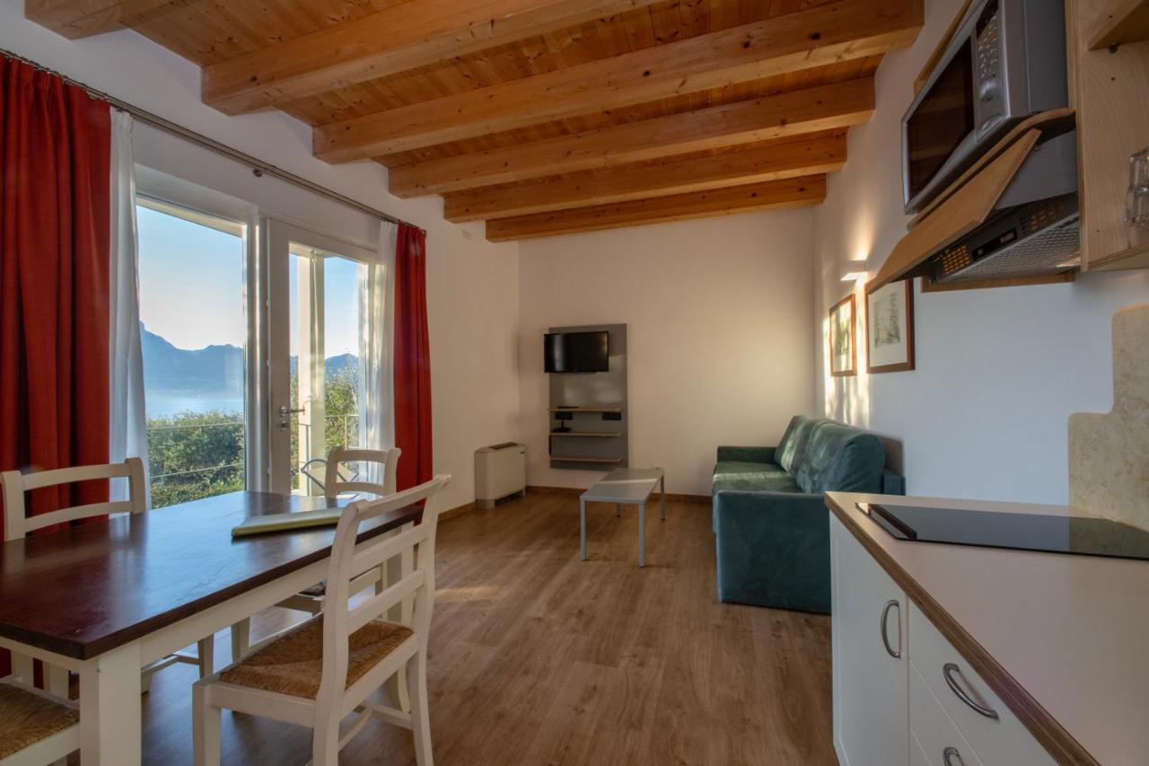 Residence Ca Del Lago Torri Del Benaco Exterior photo