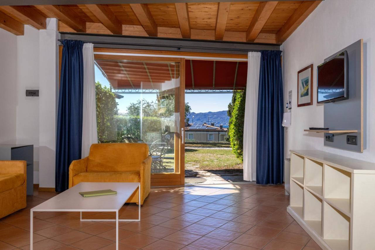 Residence Ca Del Lago Torri Del Benaco Exterior photo