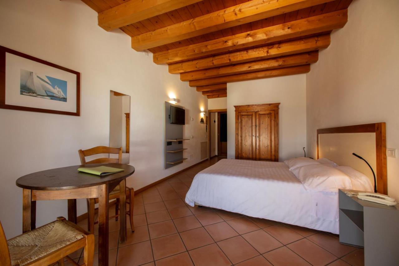Residence Ca Del Lago Torri Del Benaco Exterior photo