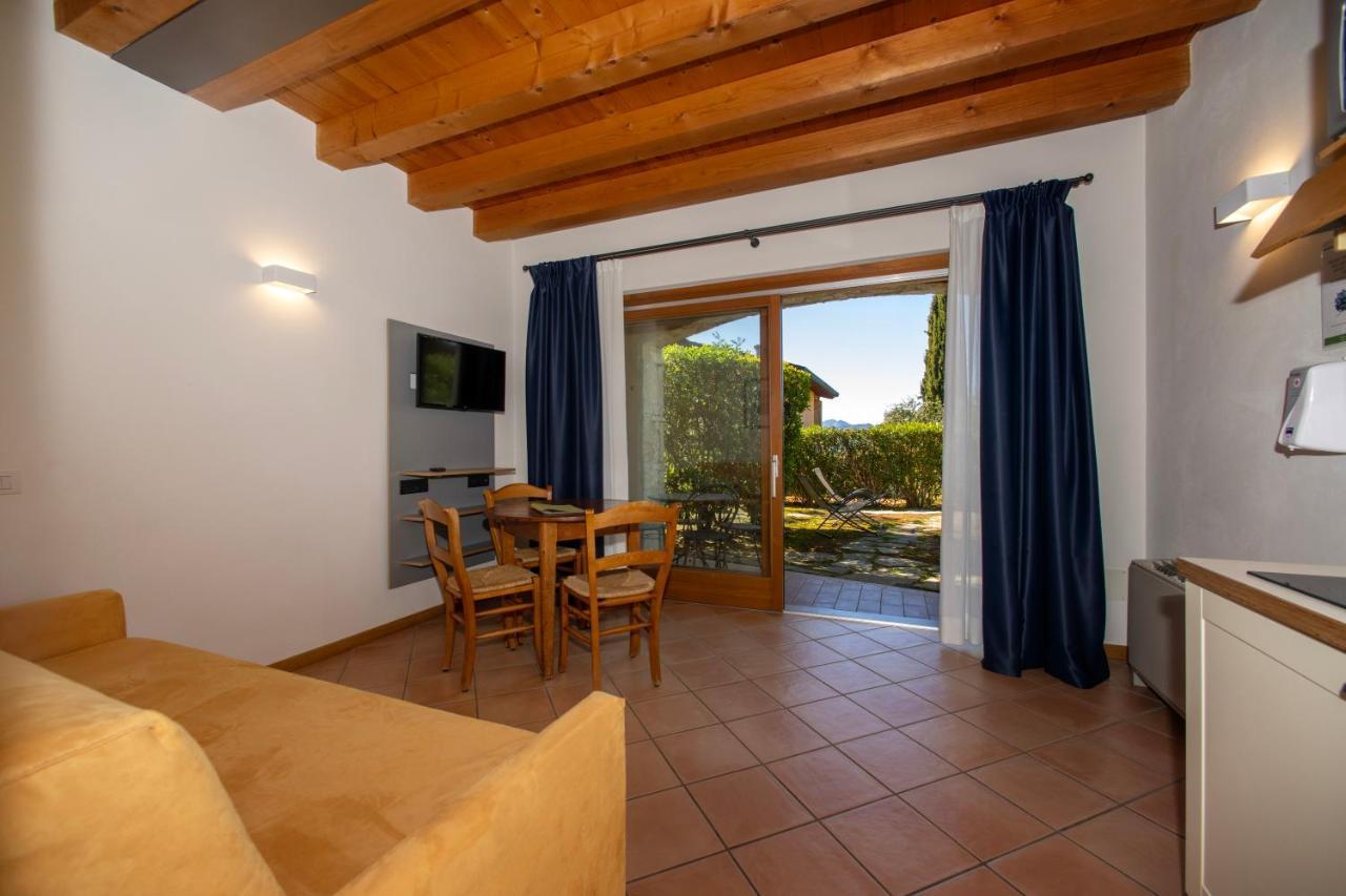 Residence Ca Del Lago Torri Del Benaco Exterior photo