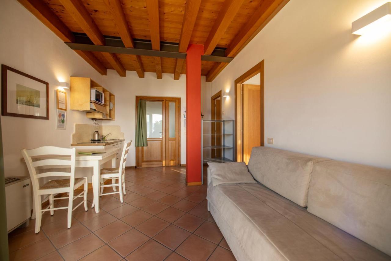 Residence Ca Del Lago Torri Del Benaco Exterior photo