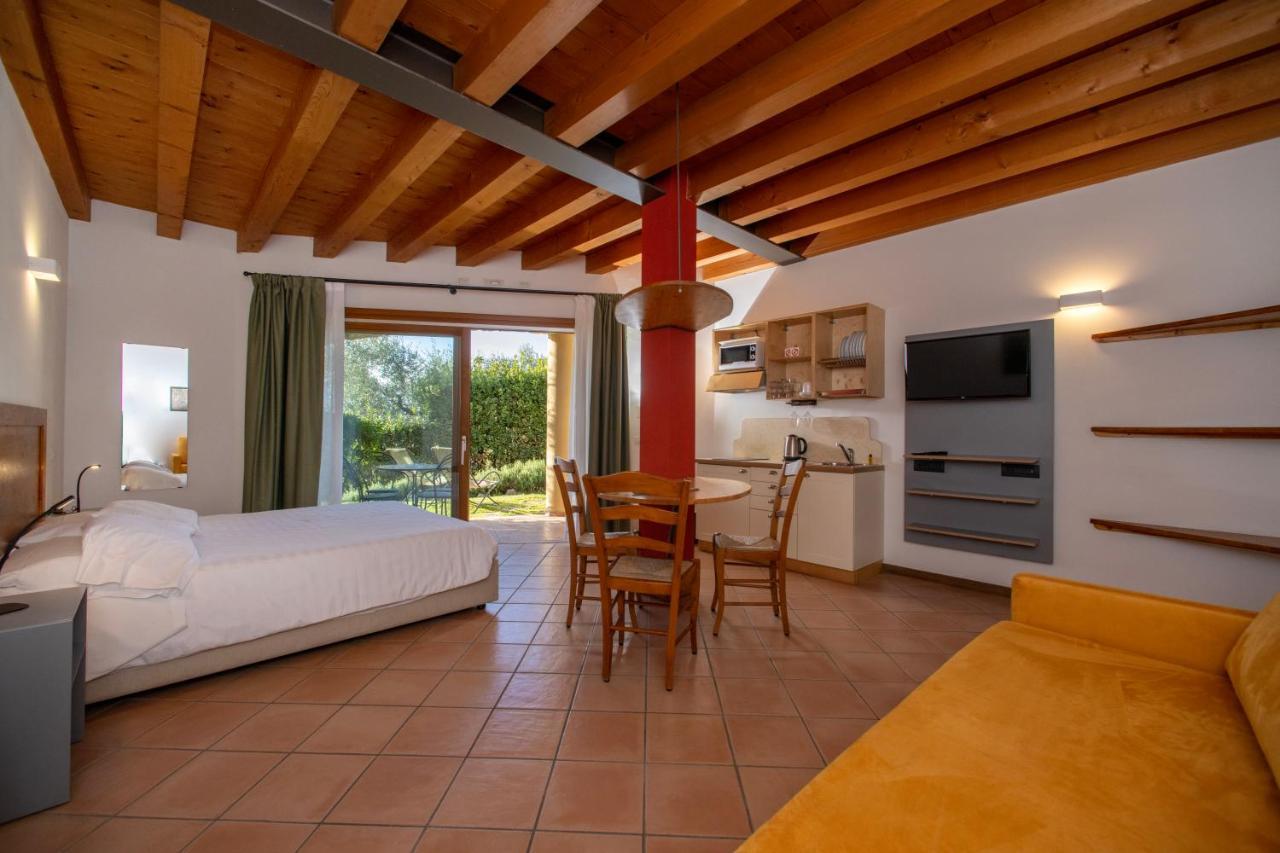 Residence Ca Del Lago Torri Del Benaco Exterior photo