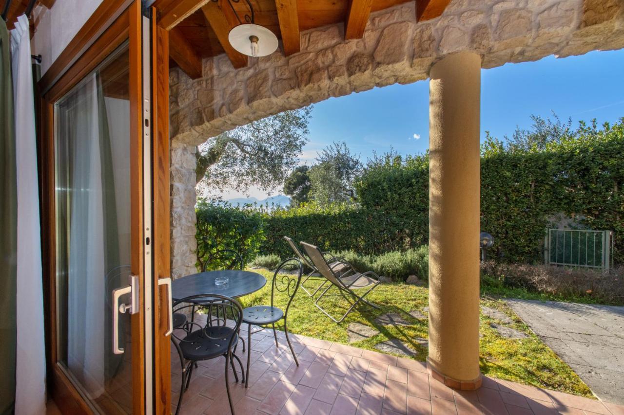 Residence Ca Del Lago Torri Del Benaco Exterior photo